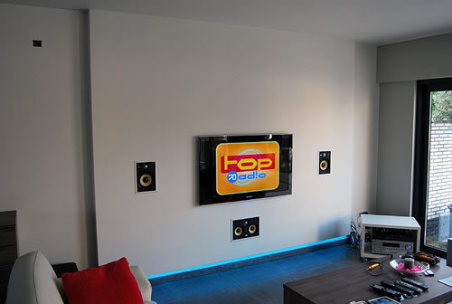 Home cinema met B&W inbouwluidsprekers inwall